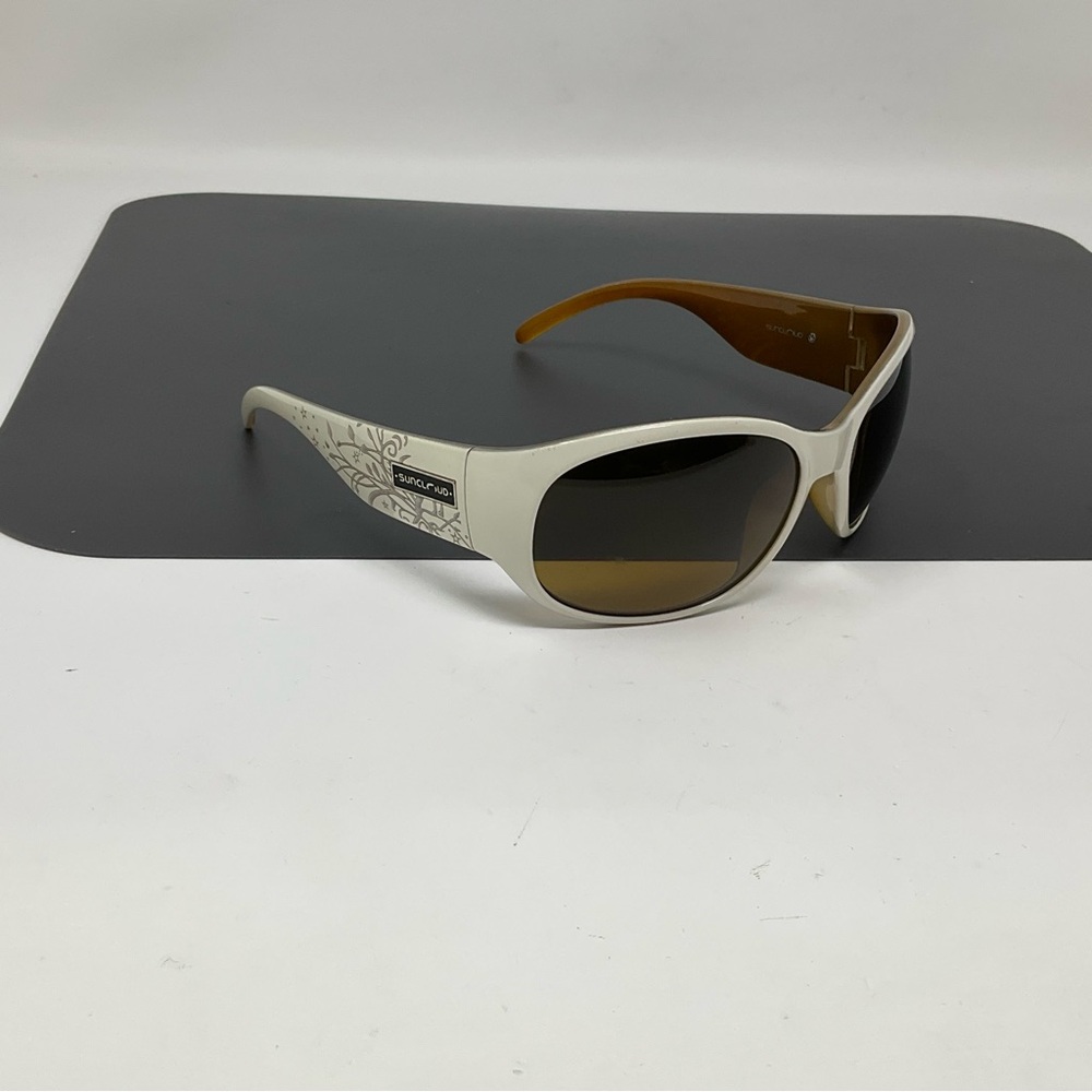 SUNCLOUD Carousel Sunglasses frame scratches on lenses